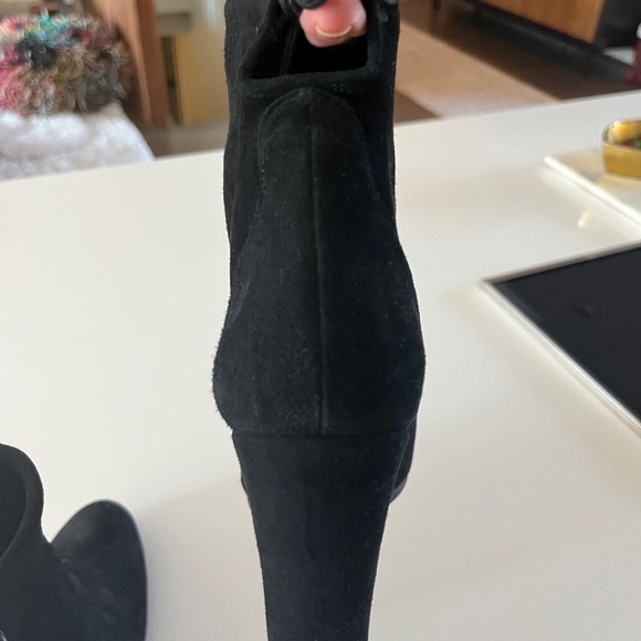 Stuart Weitzman Catch Suede Ankle Tie Boots Black - Size 8 - Picture 5 of 13